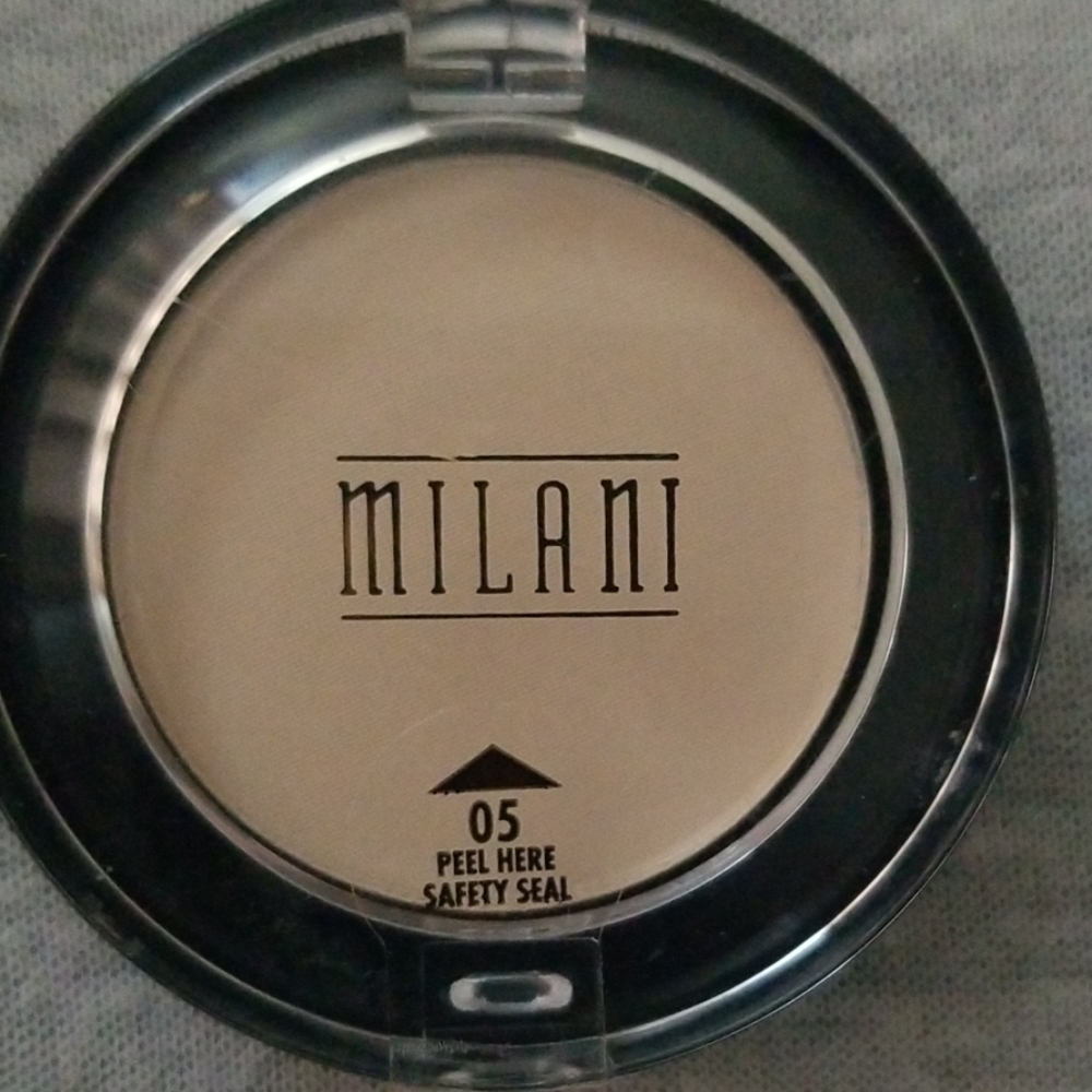 Milani Eyeshadow Single in French Vanilla